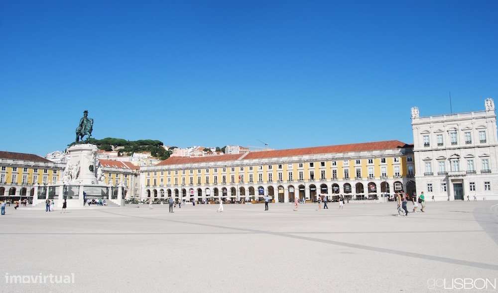 Apartamento renovado no Chiado-12