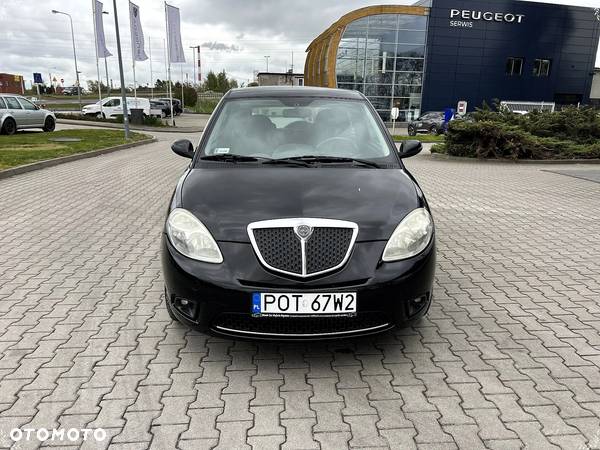 Lancia Ypsilon 1.4 8V Argento (4 os.) - 3