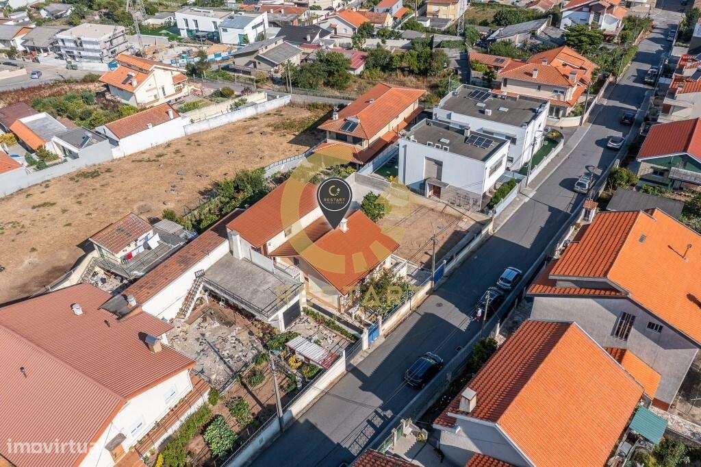 Moradia Térrea T2 inserida em lote terreno com 468m2, com garagem, em - Grande imagem: 5/43