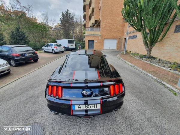 Ford Mustang 2.3i EcoBoost Aut. - 25