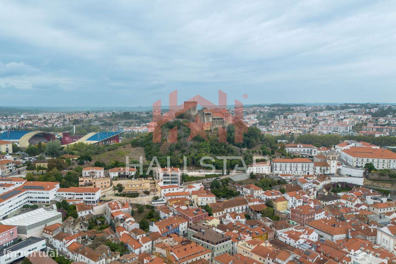 Armazém / Atividade Industrial / Área Total de 215m2 / Leiria - Grande imagem: 3/11