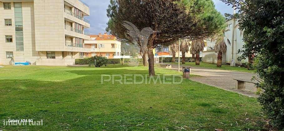 Loja com boa vitrine junto á praia - Grande imagem: 4/4