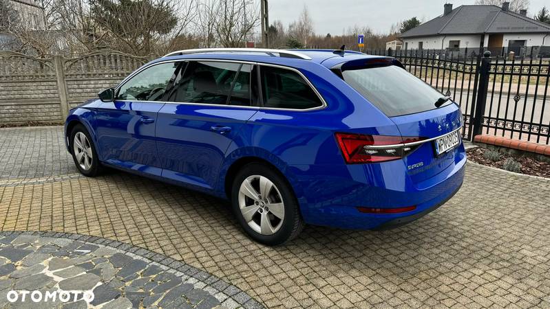 Skoda Superb 2.0 TDI SCR Style DSG - 4