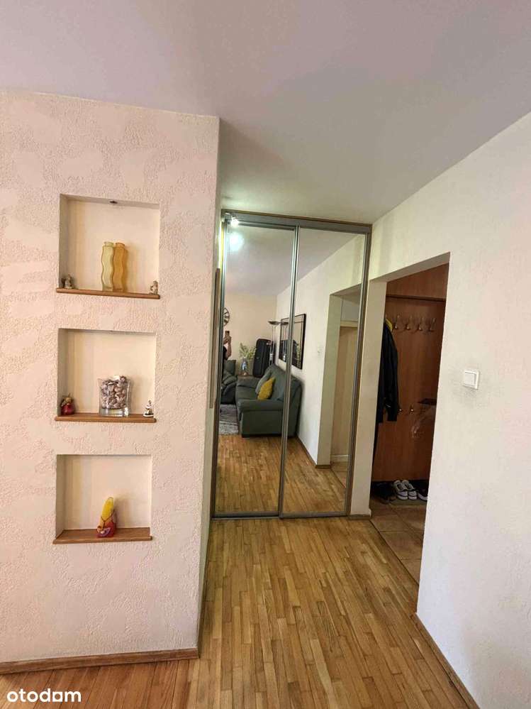 Przestronne 4-pokojowe mieszkanie z balkonem na Starych Bielanach-11