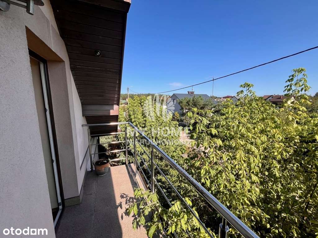 Przestronny Dom z Fotowoltaiką i Ogrodem-16