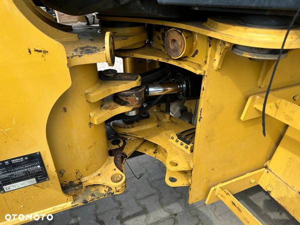 Caterpillar CAT 908 - 12