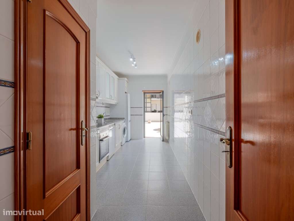 Apartamento T2 com terraço de uso exclusivo-11