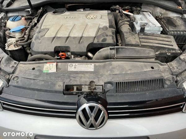 Volkswagen Golf VI 2.0 TDI Comfortline DSG - 18