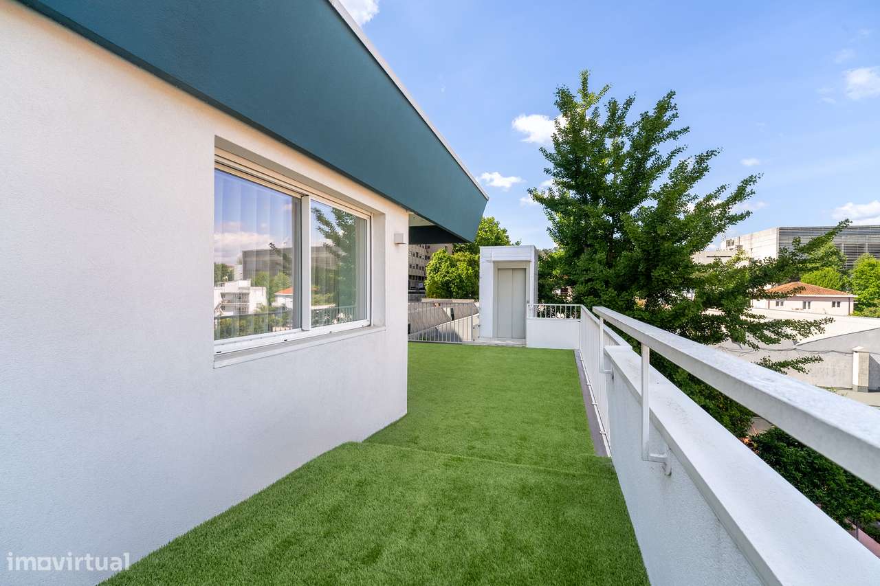 Moradia T3 com Jardim e Garagem em Guimarães-43