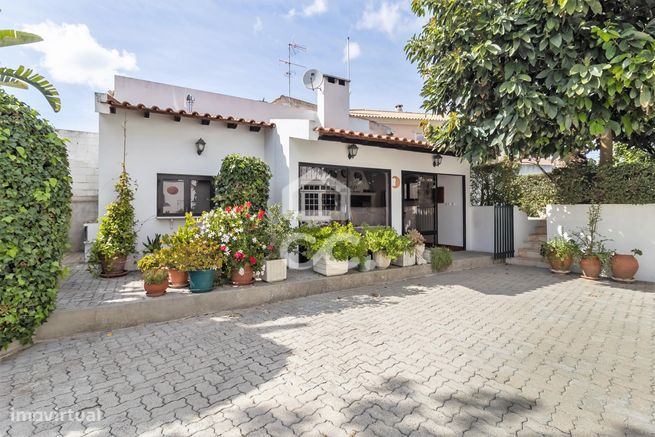 Moradia Isolada T8 em terreno de 1000 m2 em Belverde-1