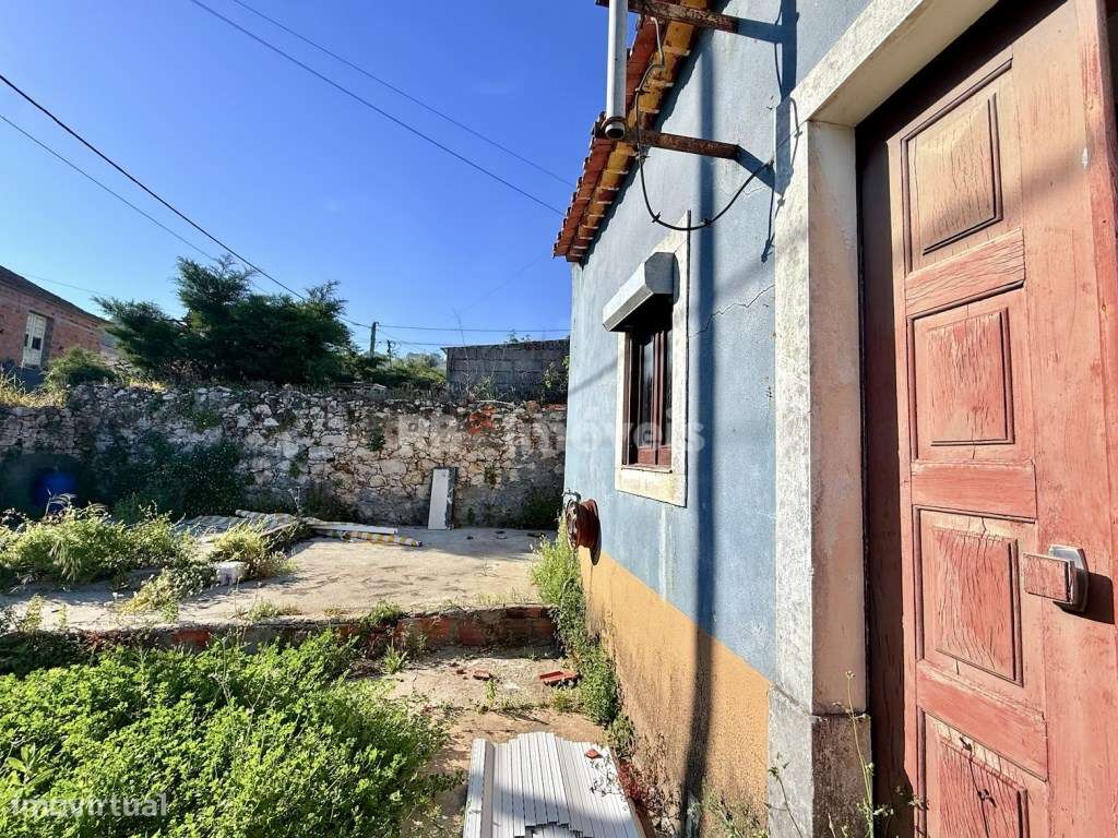 Moradia T3 p/ Recuperar em Pena - Chancelaria, Torres Novas-17