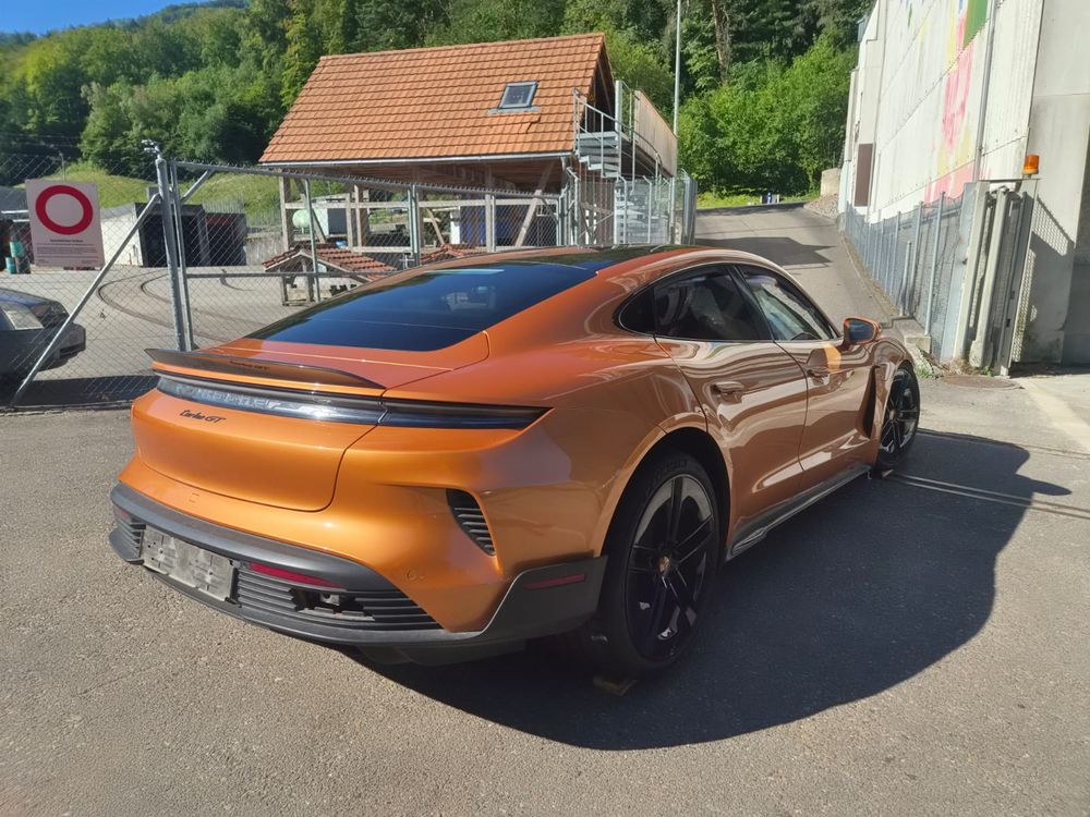 Porsche Taycan Turbo GT 2025