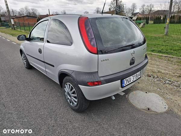 Opel Corsa 1.2 16V Comfort Easytronic - 4