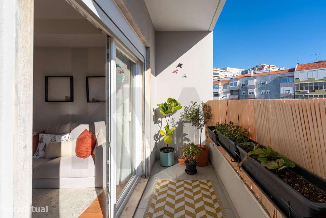 T2 Remodelado com Excelente Exposição Solar no Laranjeiro e Feijó, Alm - Grande imagem: 4/29