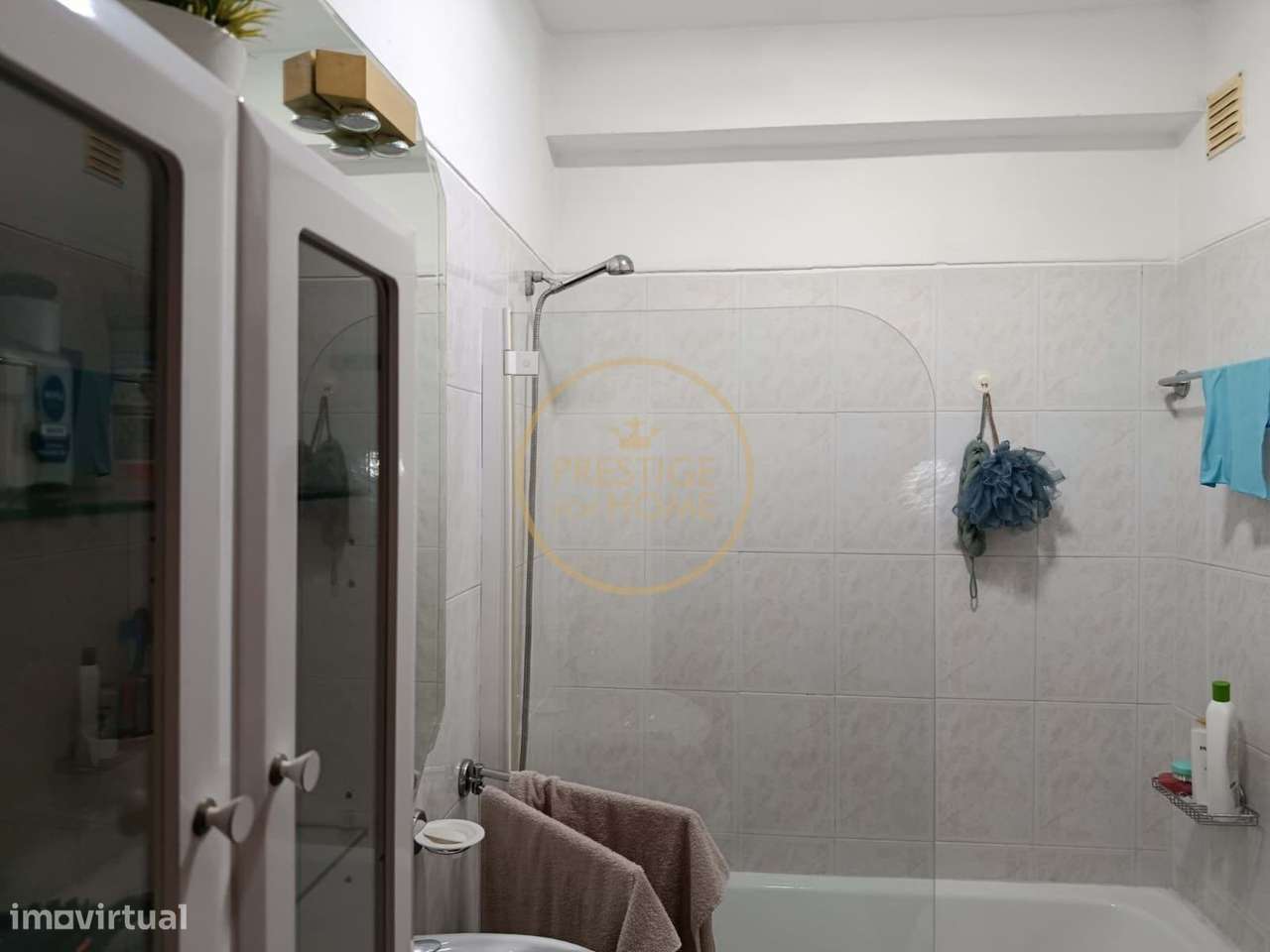 Apartamento T3 com garagem no centro de Loulé-12