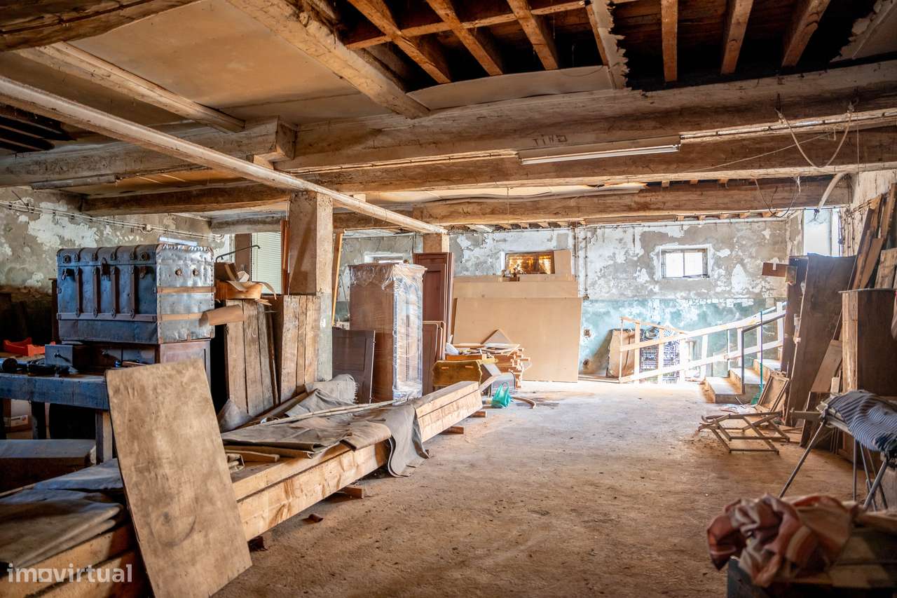 Imóvel com carácter e muito potencial de valorização.-47