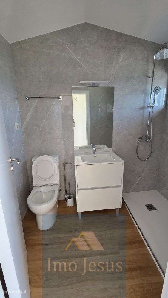 Moradia T3 centro Carvalhos-11