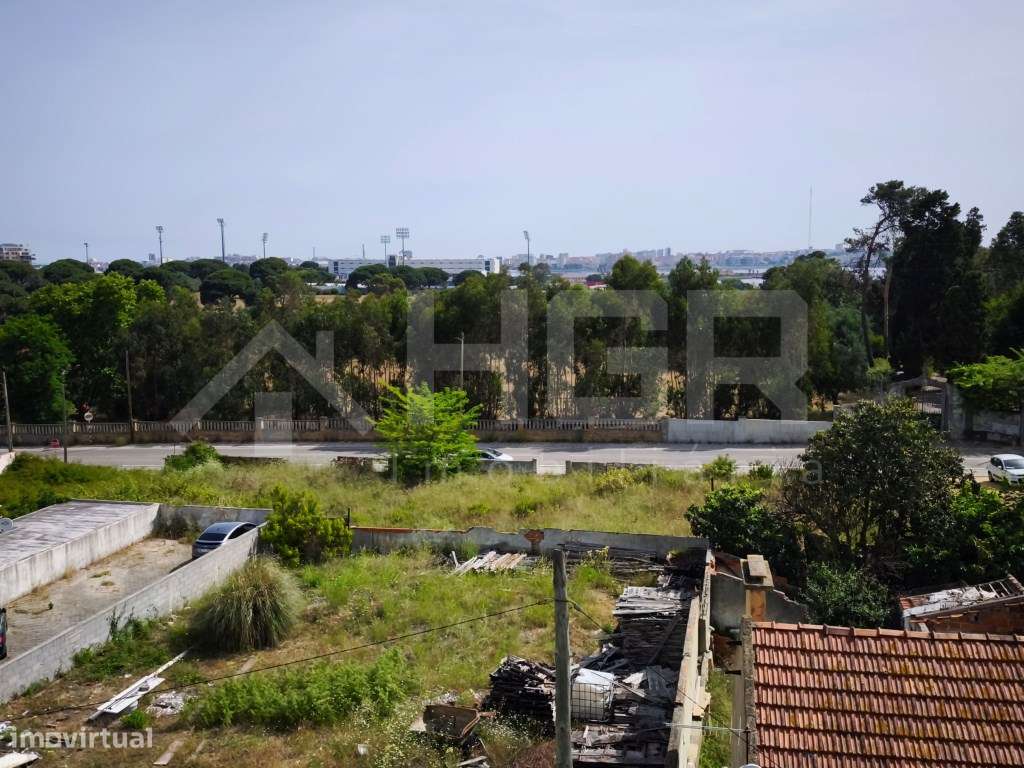 T3 + 1 | DUPLEX | BOA LOCALIZAÇÃO | ARRENTELA (MURTINHEIRA)-13