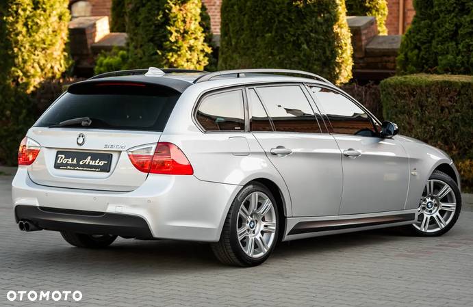 BMW Seria 3 325d DPF Touring - 12