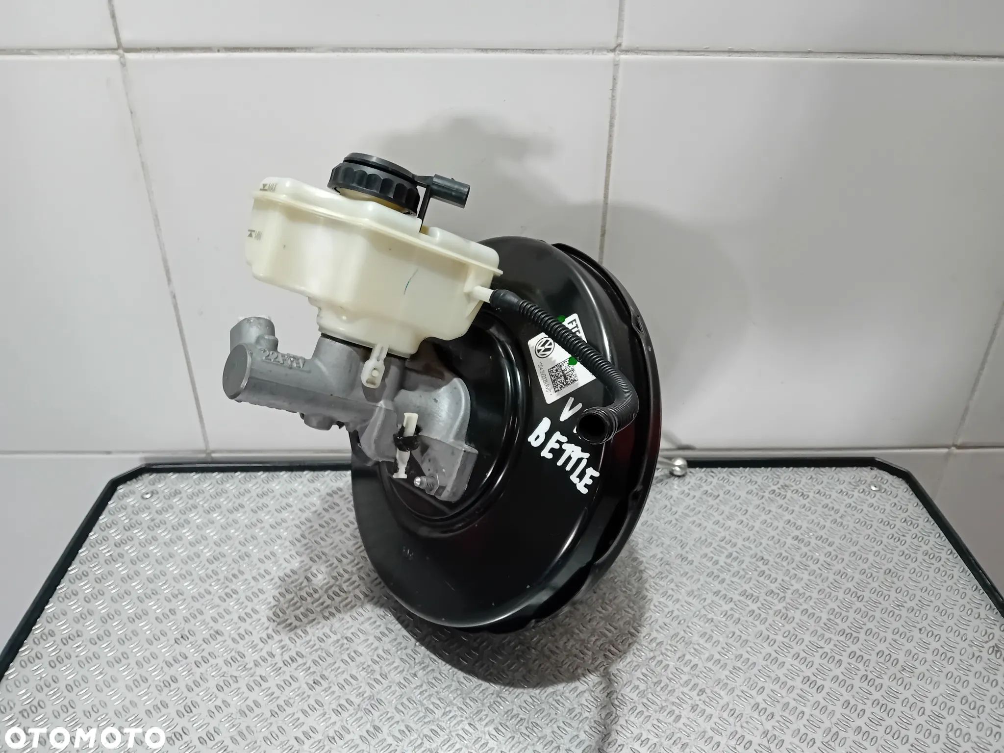 serwo hamulcowe pompa zbiorniczek VW Beetle 5C 2012 1K1614105CR - 1