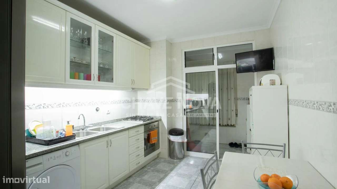 CP/T2 +1, em Vila Nova de Gaia, com varandas e garagem-9