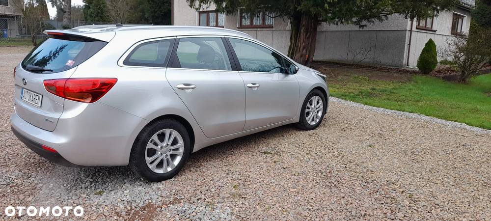 Kia Ceed 1.6 GDI SW ISG Vision - 34