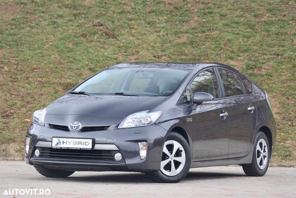 Second hand Toyota Prius - 10 999 EUR, 289 458 km - Autovit