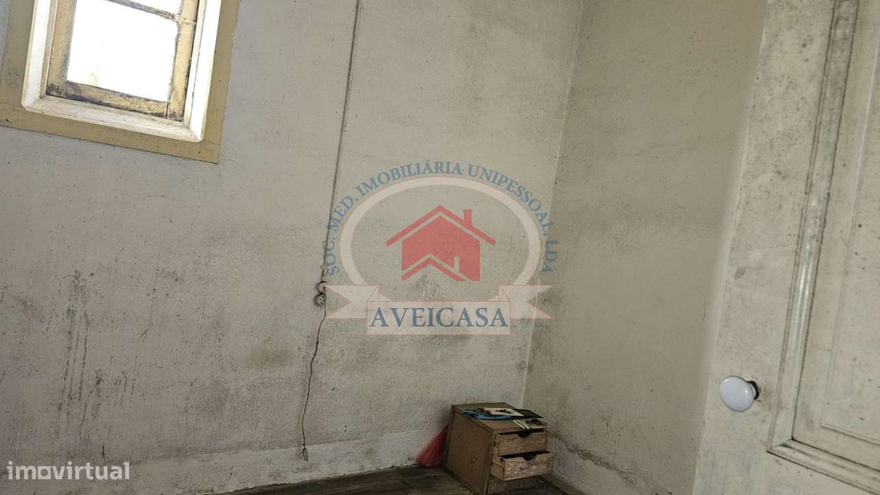 CASA GANDARESA EM VERDEMILHO PARA RECUPERAR-33