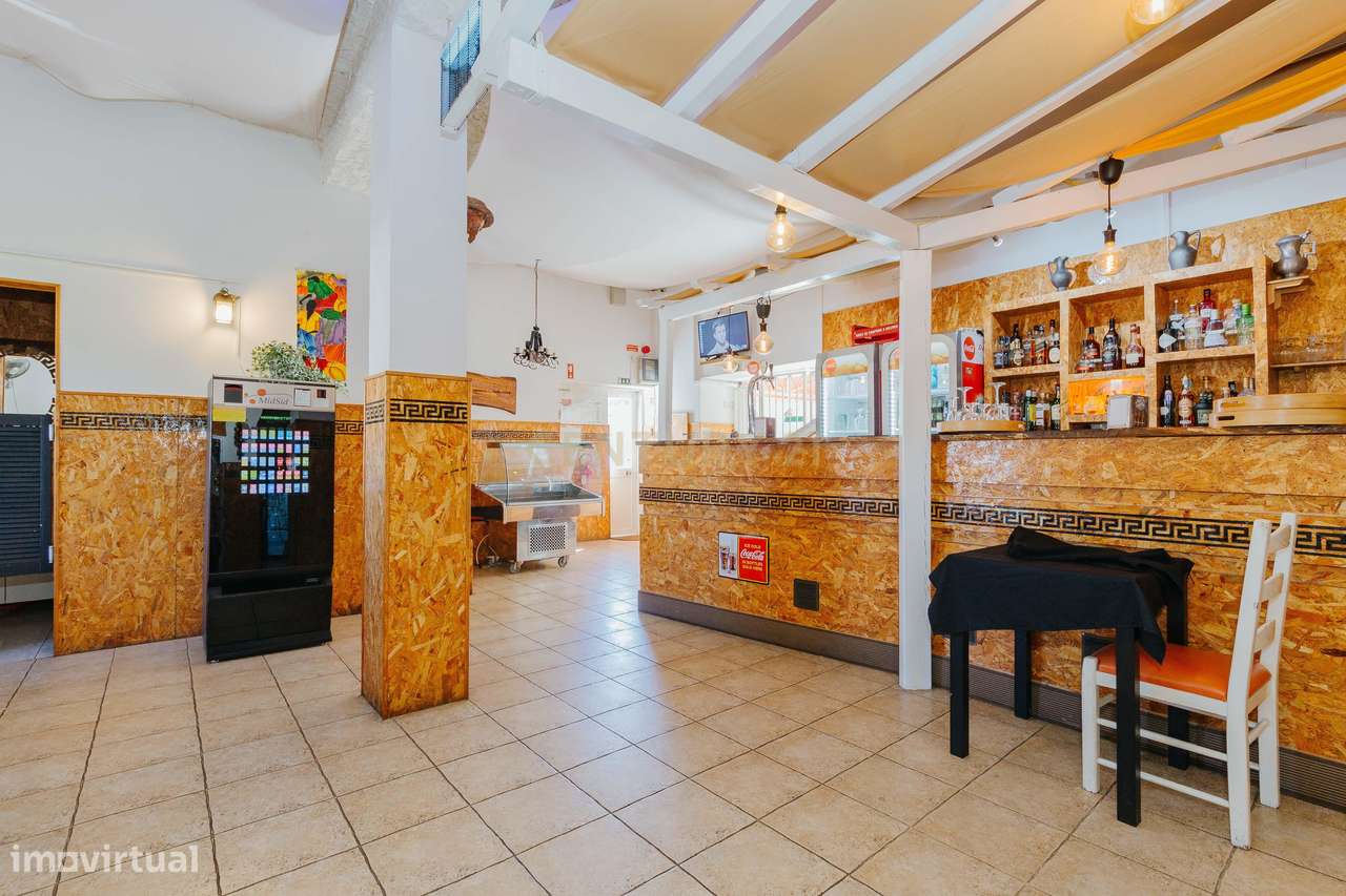 Edifício para venda na Charneca de Caparica – Oportunidade única de in - Grande imagem: 4/45