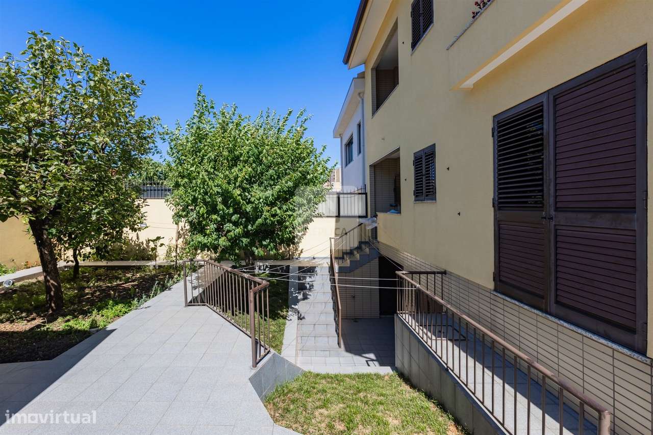 Moradia T4+1, Senhora da Hora, Matosinhos - Grande imagem: 4/60