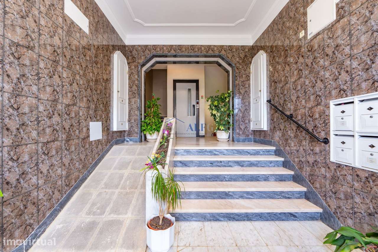 Apartamento T3 no centro de Vialonga com elevador-25