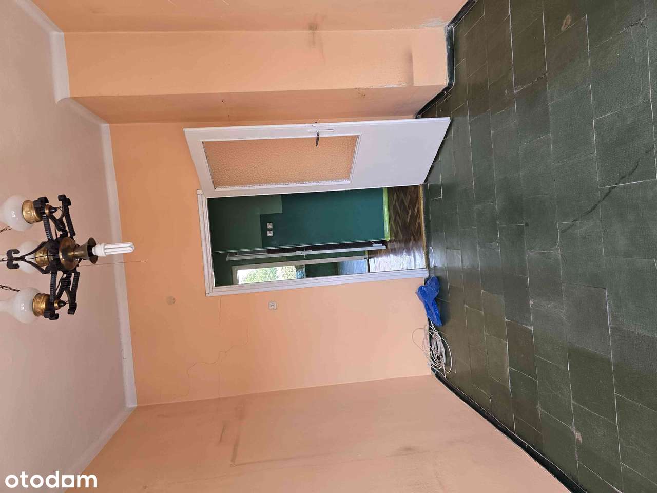 Przestronne 3-pokojowe mieszkanie do remontu - Pełny obrazek: 4/12