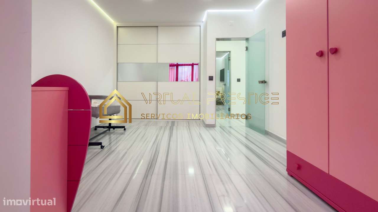 Moradia T4 Remodelada com Piscina em Belverde-23