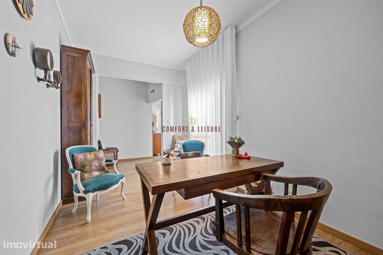 Apartamento com 4 quartos, 2 wc, parqueamento e arrecadação na Ramada,-31