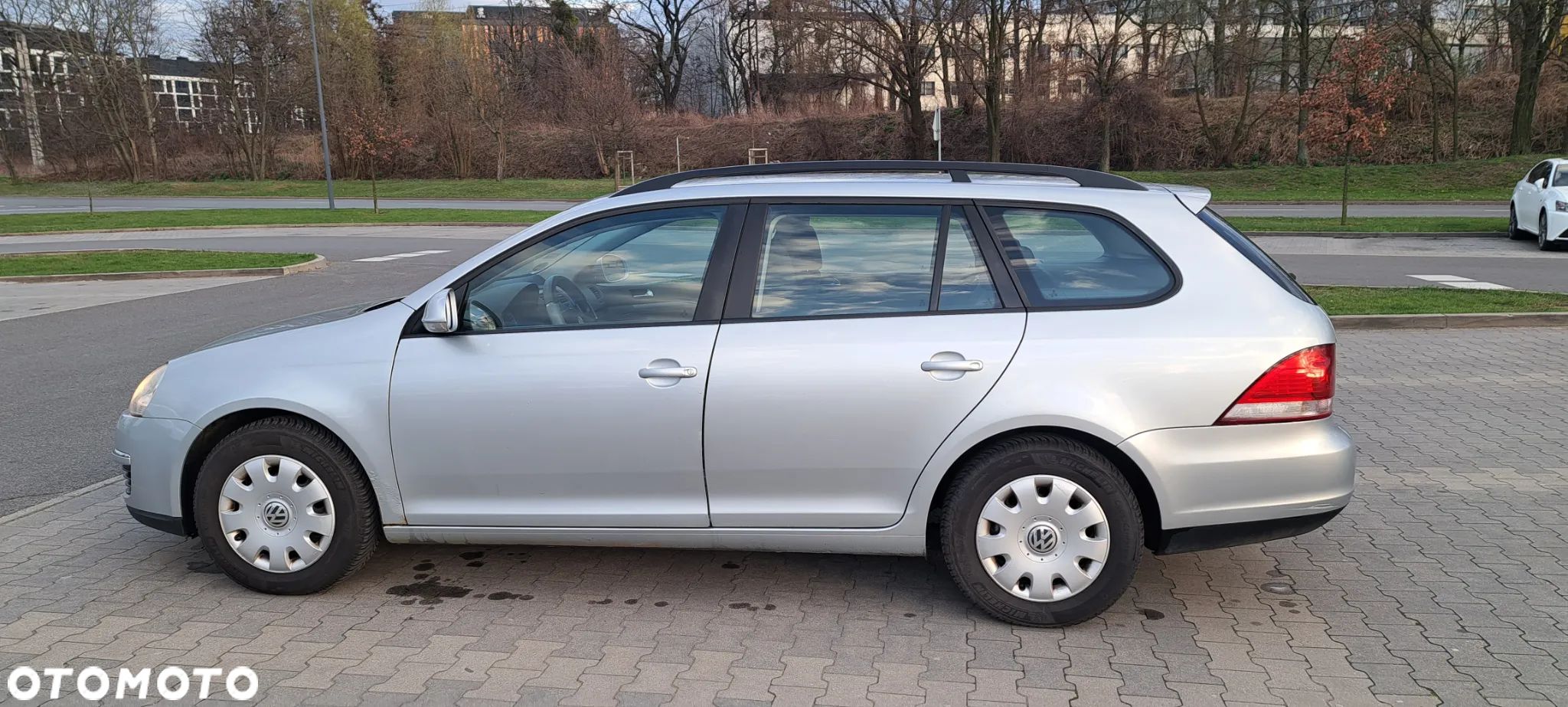 Volkswagen Golf V 1.9 TDI Comfortline - 1