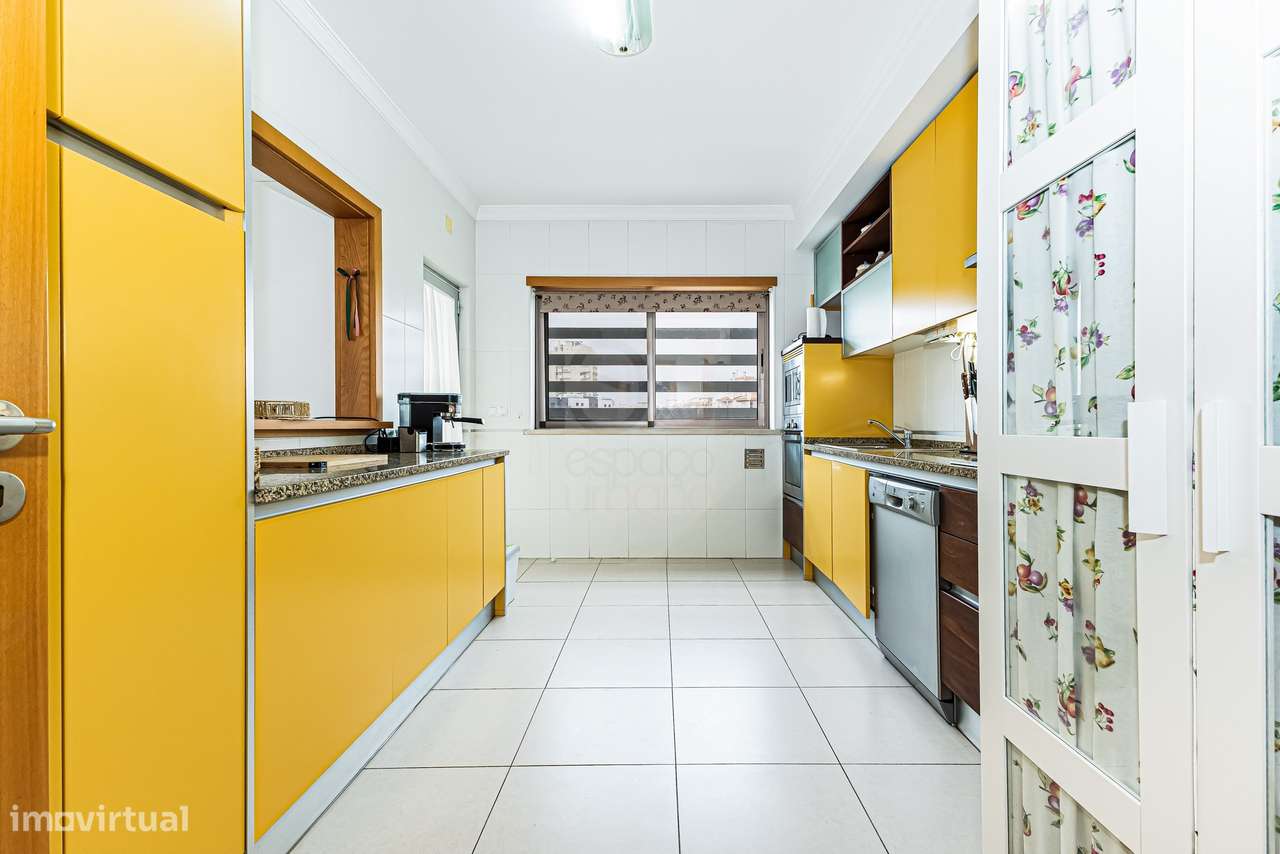 A. Pêra - Apartamento T2 C/2 WC + Piscina + Parque Infantil - Grande imagem: 5/26