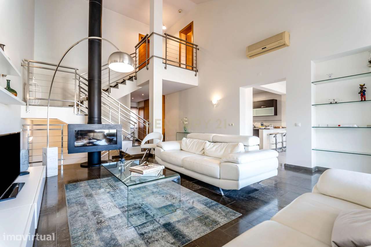 Deslumbrante Moradia T5 em Vilamoura com uma área total de 265m2 - Grande imagem: 3/60