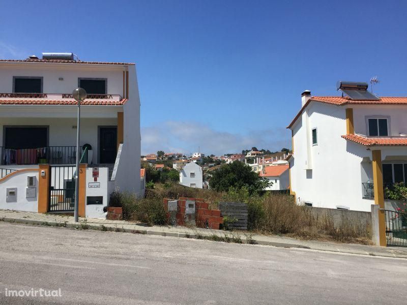 Lote de moradia geminada