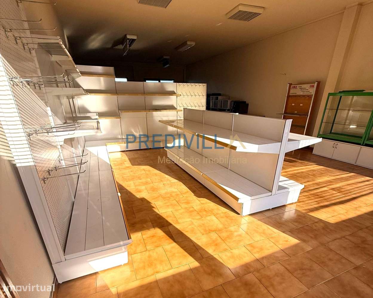 Loja  Venda em Cidade da Maia,Maia-3