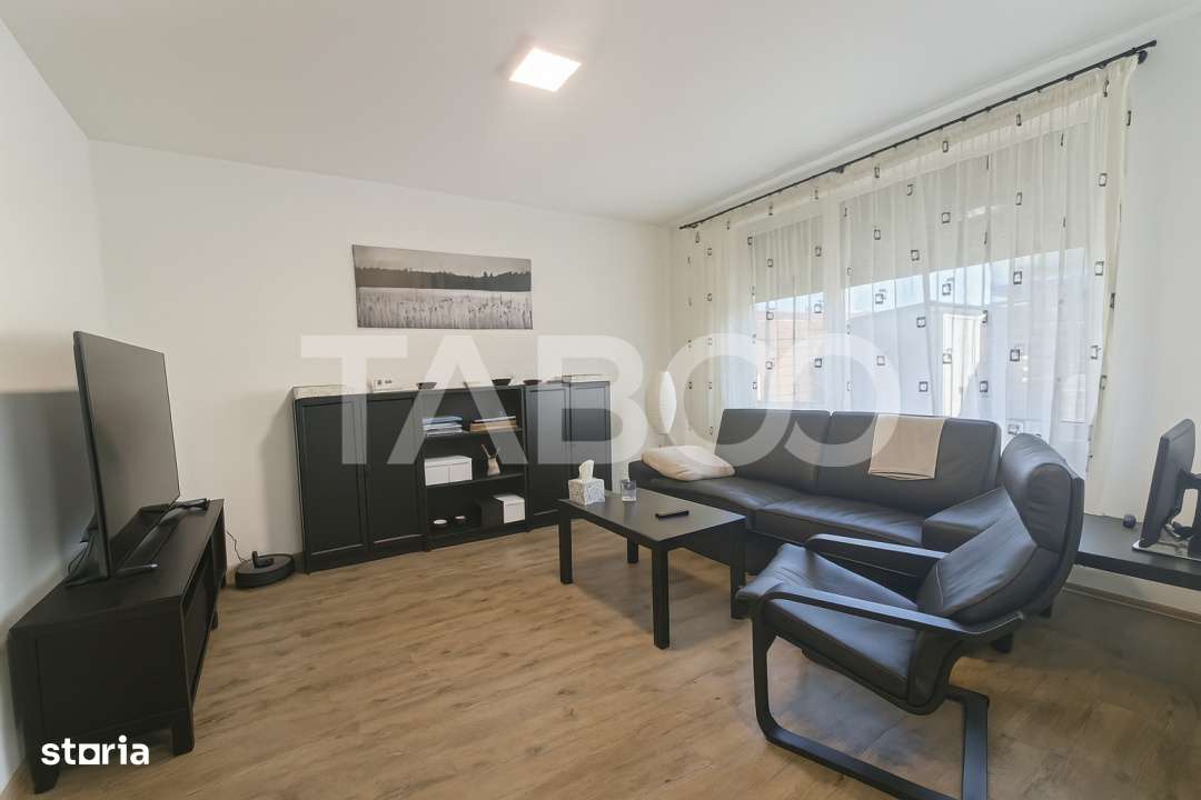 Casa de vanzare in Zavoi cu 3 camere 2 bai curte libera de 50 mp - Imagine principală: 2/19