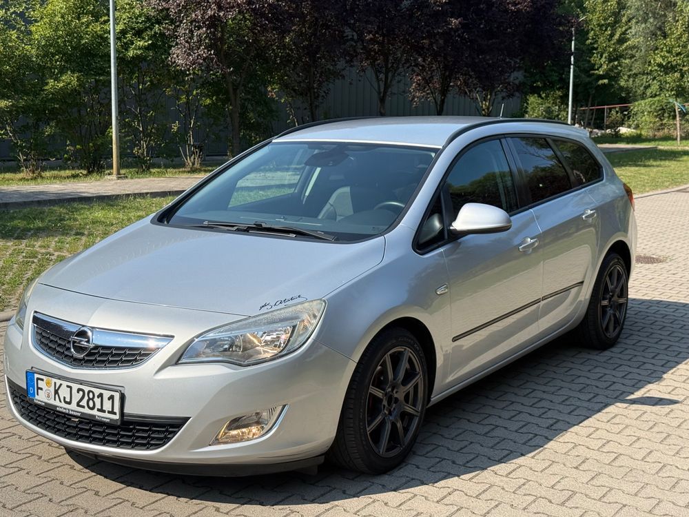 Opel Astra J (2009-2019) 1.4 T Sport 2011