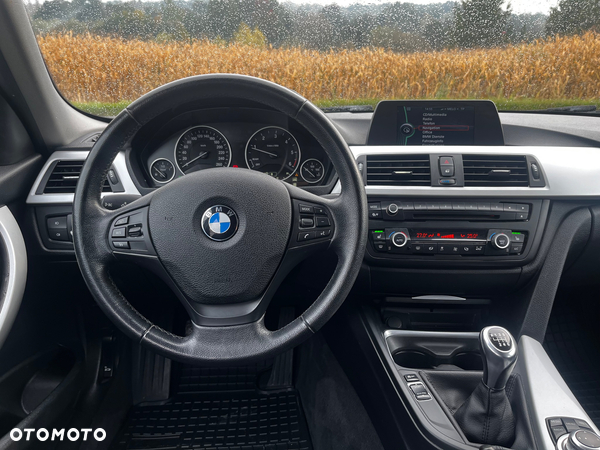 BMW Seria 3 318d M Sport EU6 - 37