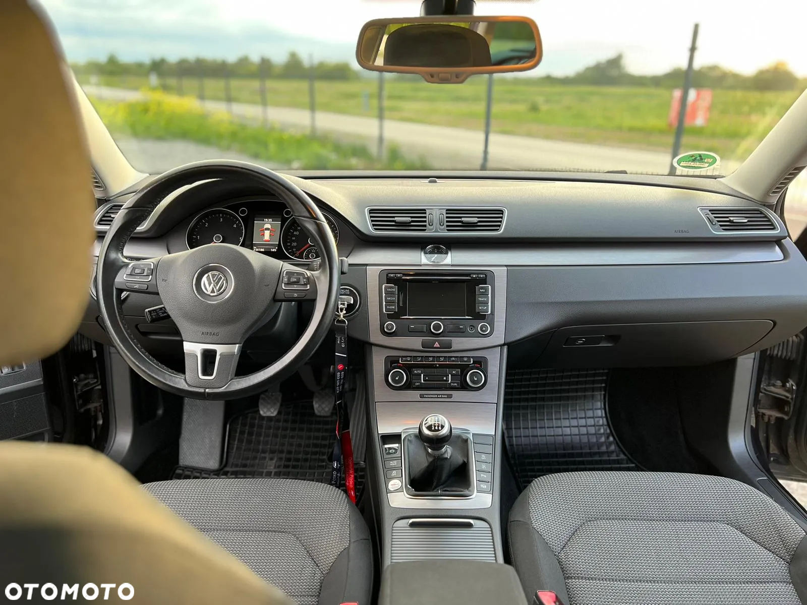 Volkswagen Passat 2.0 TDI DPF Highline - 9