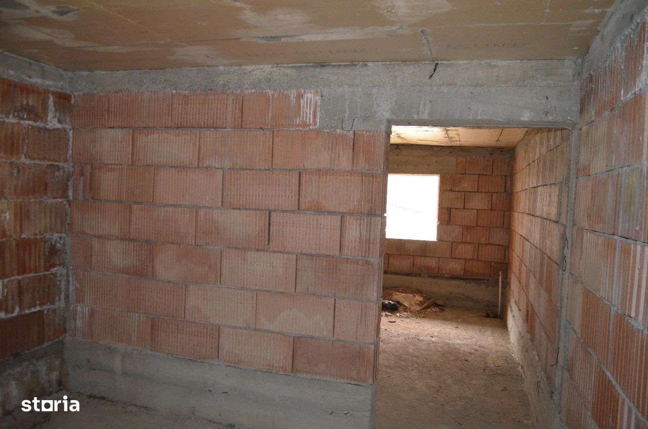 Casă de vânzare cu 5 camere, teren 555mp, în orașul Predeal - Imagine principală: 3/9