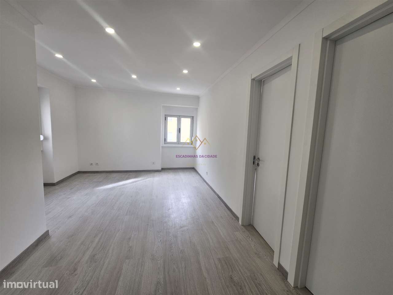 T2 remodelado na Amadora - Venteira - Grande imagem: 3/19