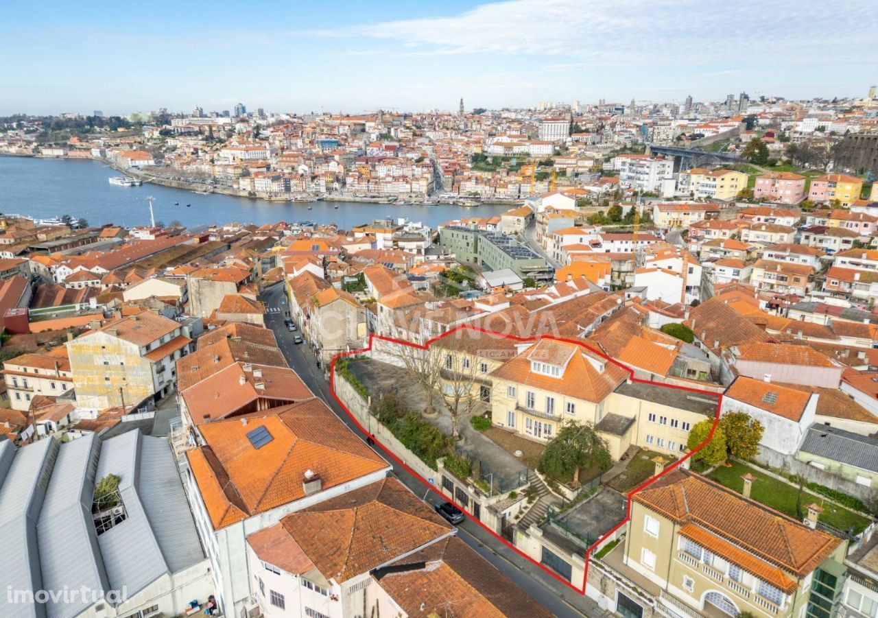 Palacete para venda em Vila Nova de Gaia