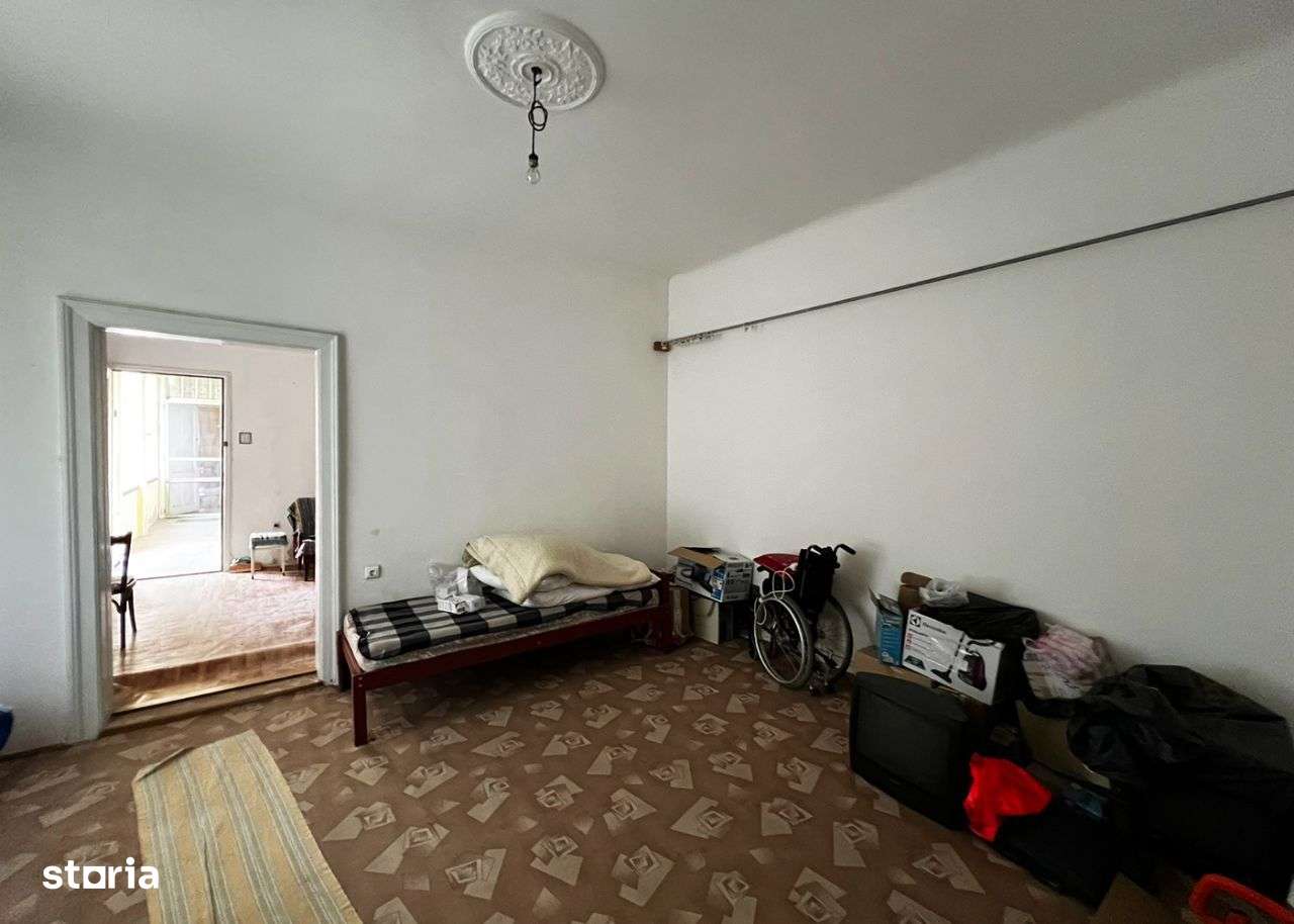 Casa de locuit in centrul orasului Alesd - Imagine principală: 4/8