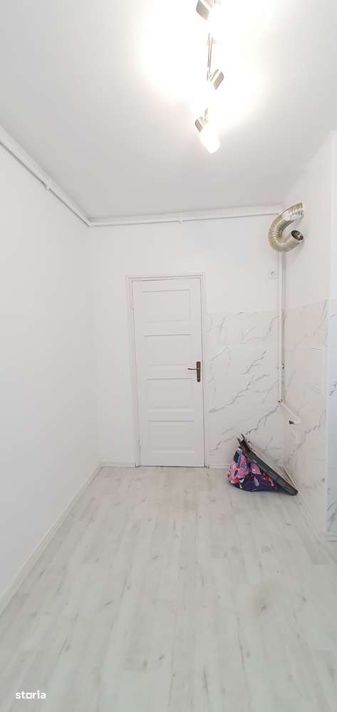 Vand apartament de 3 camere,etaj 1,zona Calea Dumbravii -Dioda-14