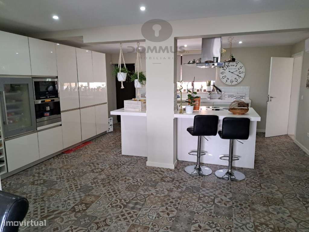 Moradia T5 de Luxo com Piscina e Garagem em Odrinhas - Grande imagem: 3/40