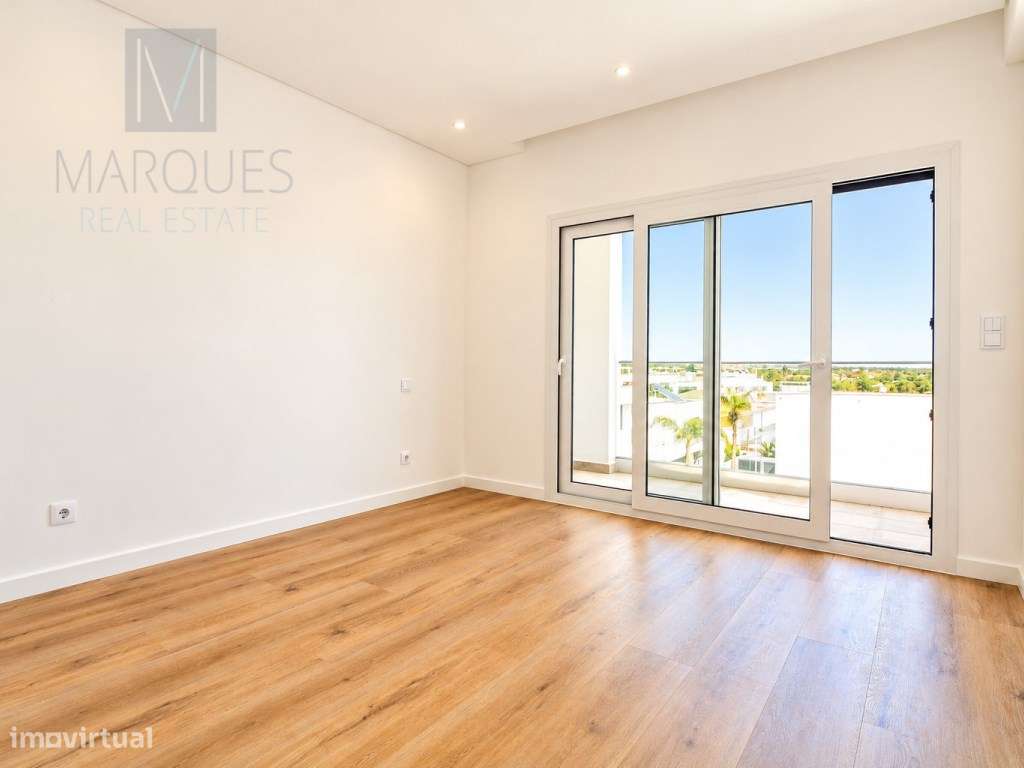 Moradia V4 com Garagem, Piscina e Jardim em Vale de Milhaços - Corr...-27